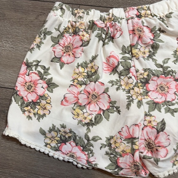 Ardene floral light weight shorts - Picture 6 of 7